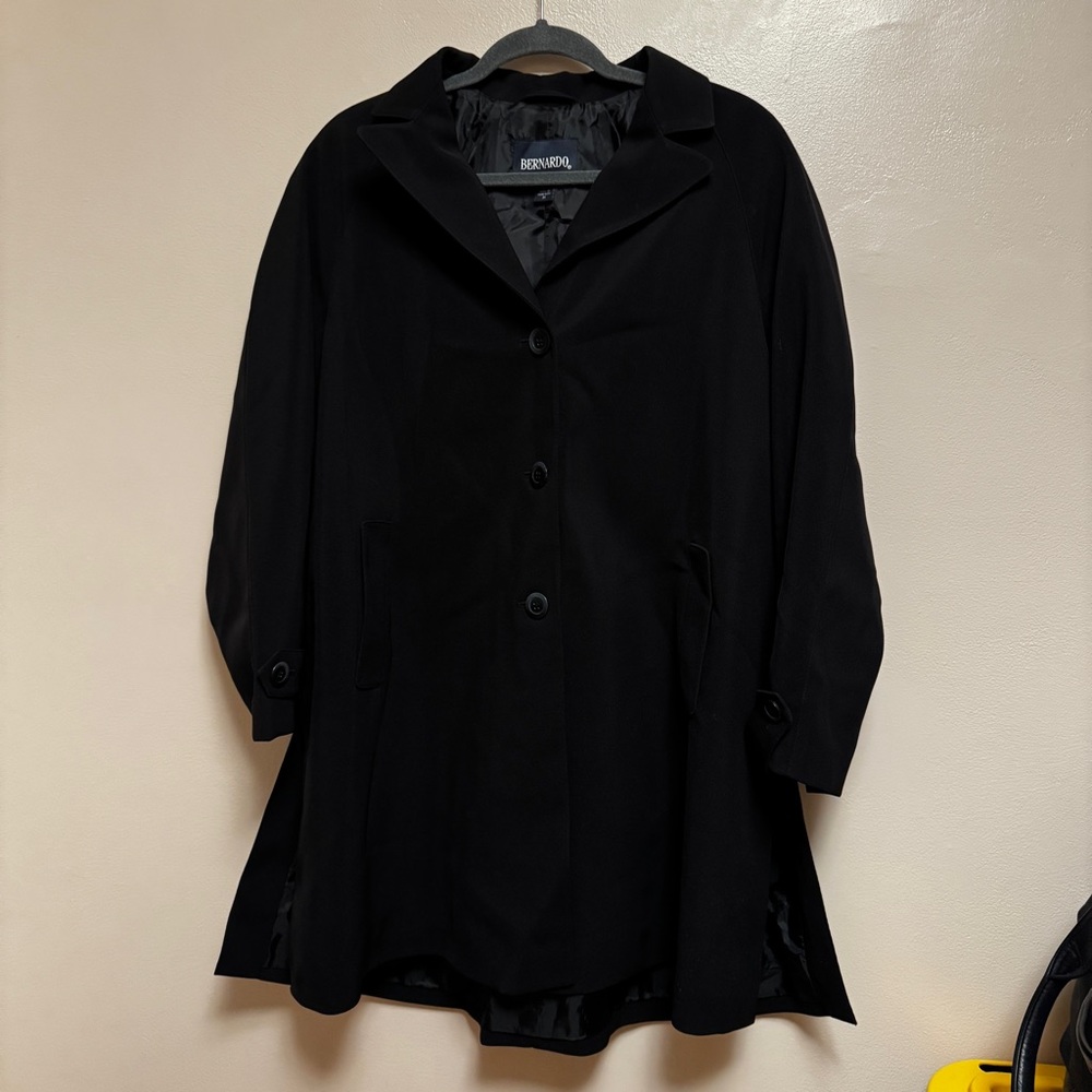 Bernardo Black Trench Coat Medium